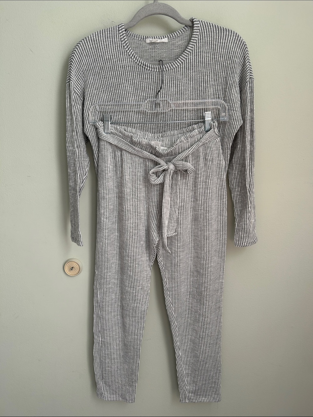 Caution To The Wind women’s set